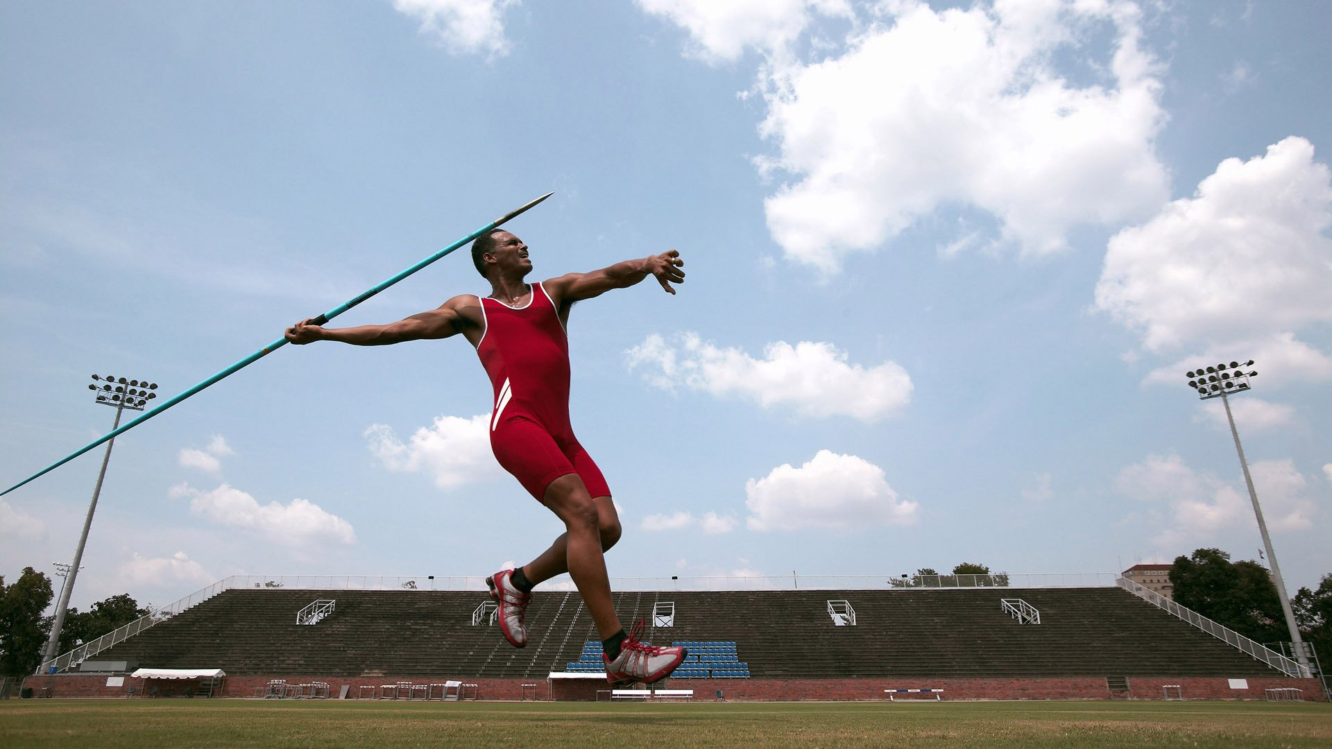 职业联赛设立发展球员观察名单鼓励长期培养,职业联赛和发展联赛